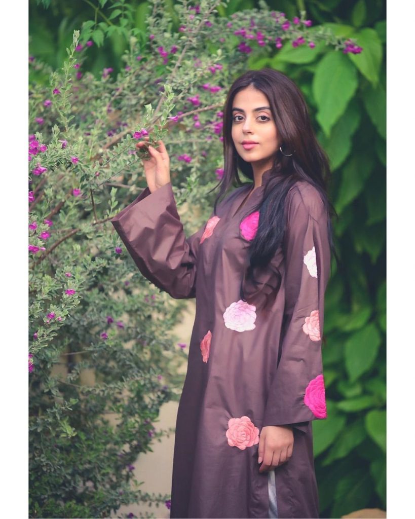 Yashma Gill Looks Super Chic In Long Turtleneck Outfit