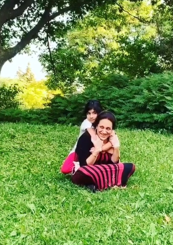 Memorable Pictures Of Bushra Ansari With Her Grandchildren