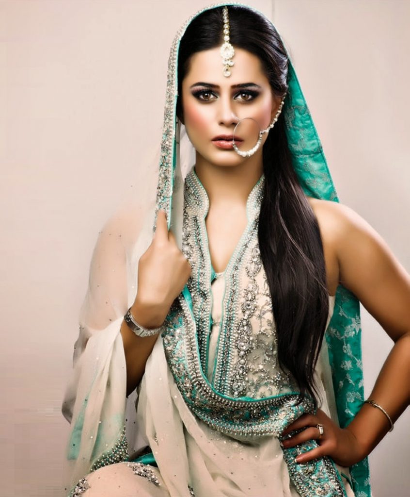 25 Bold Photos Of Beautiful Mehreen Raheel