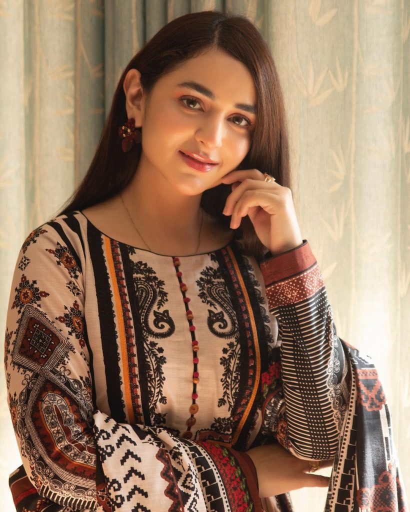 Yumna Zaidi Facts | 25 Beautiful Photos