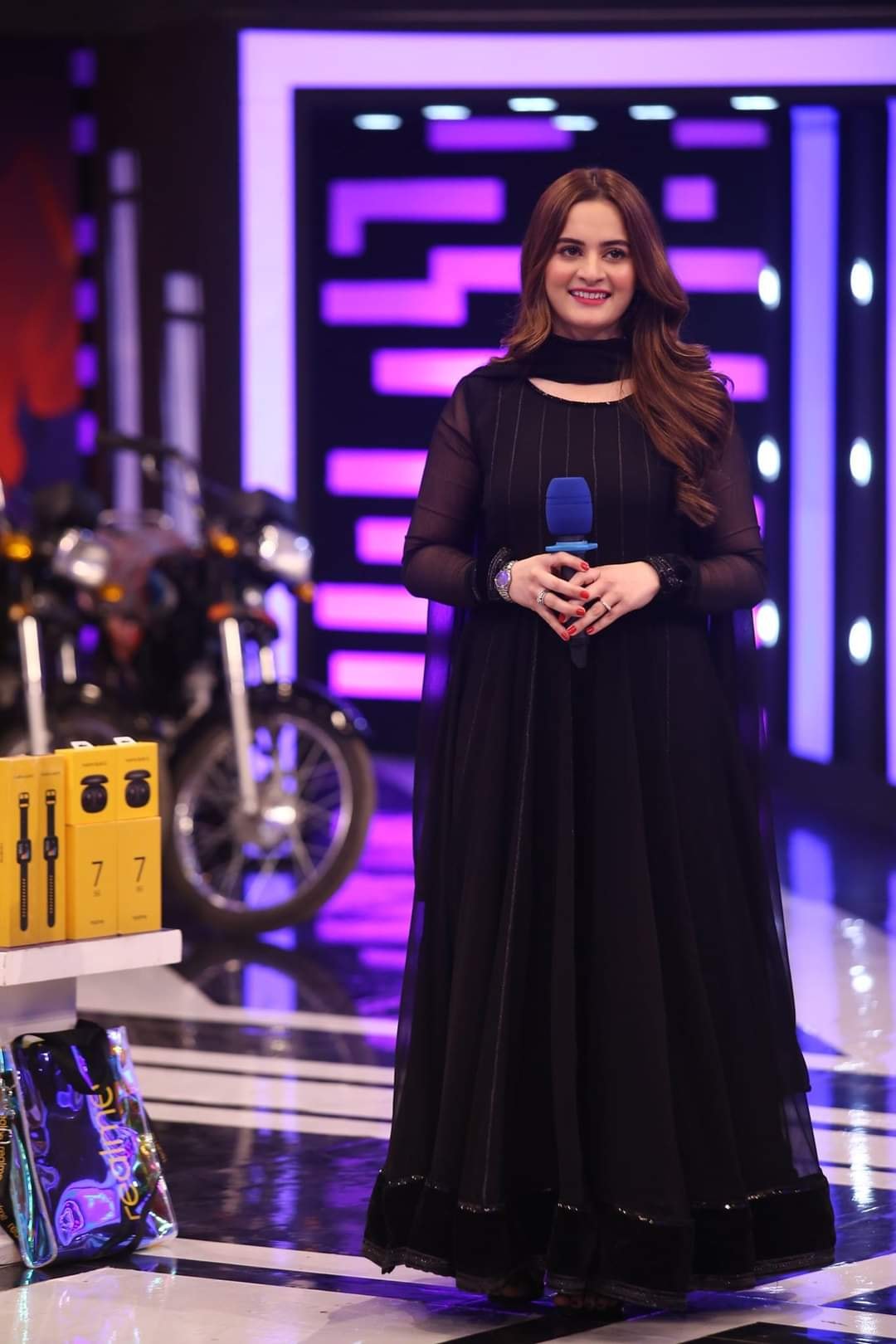 Aiman Khan in Jeeto Pakistan - Beautiful Pictures