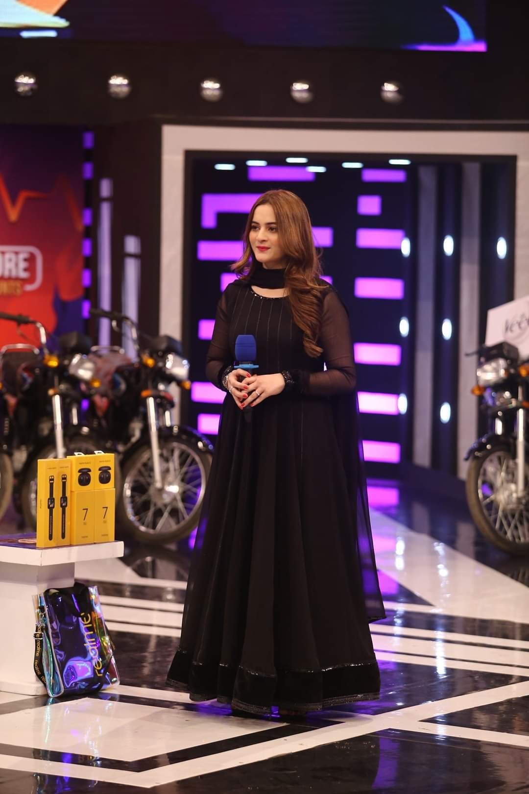 Aiman Khan in Jeeto Pakistan - Beautiful Pictures