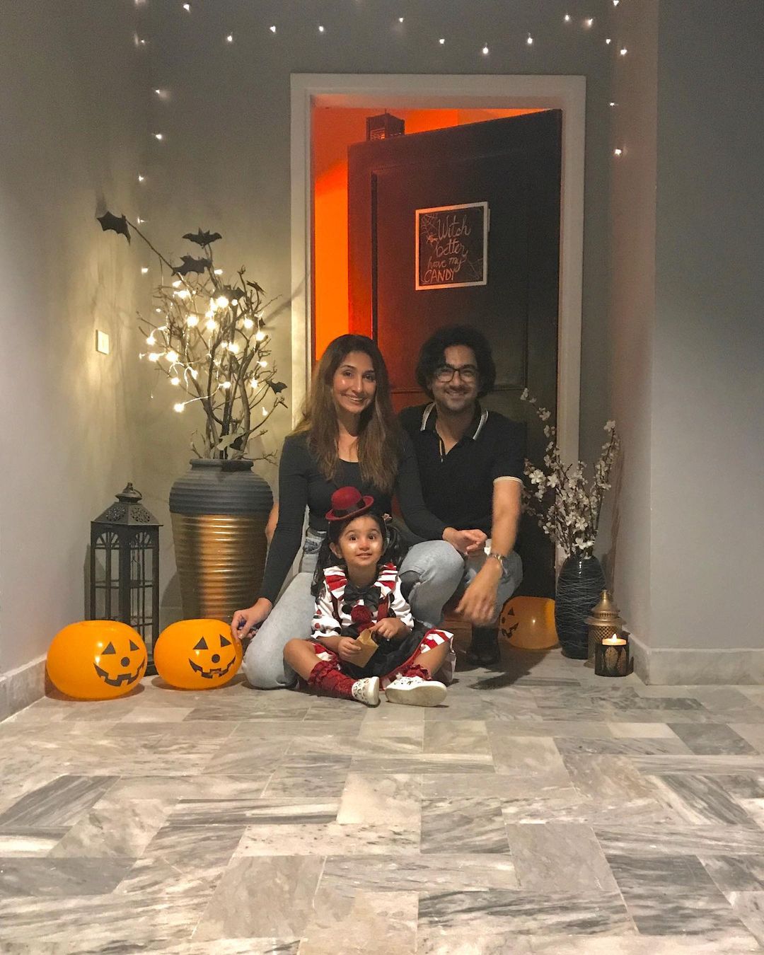 Ali Safina with his Wife Hira Tareen and Daughter - Adorable Pictures