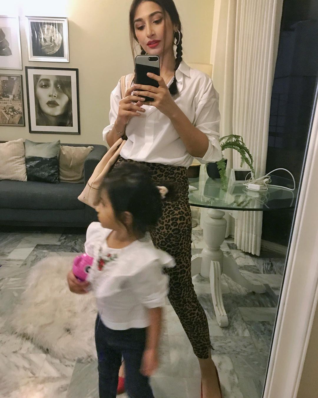 Ali Safina with his Wife Hira Tareen and Daughter - Adorable Pictures
