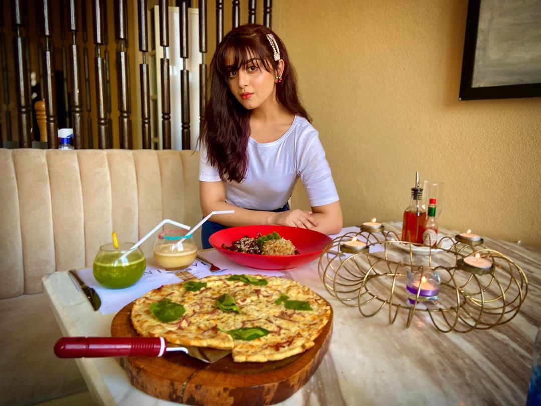 Latest Beautiful Clicks of Gorgeous Alizeh Shah