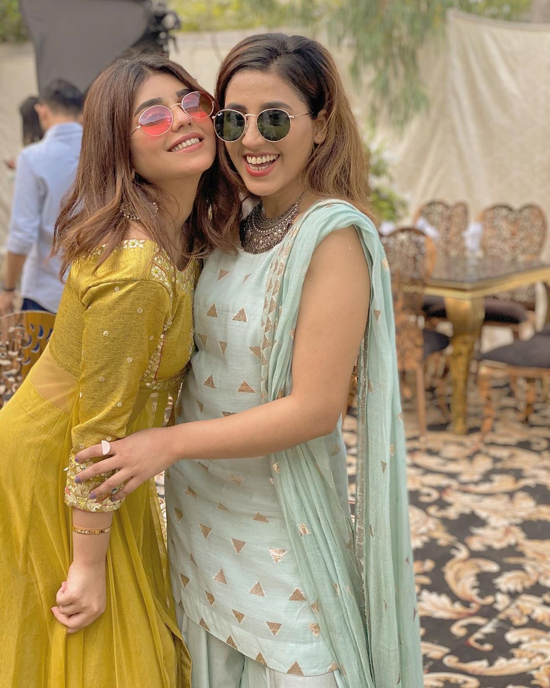 Actress Anumta Qureshi with her Friends - Beautiful Pictures