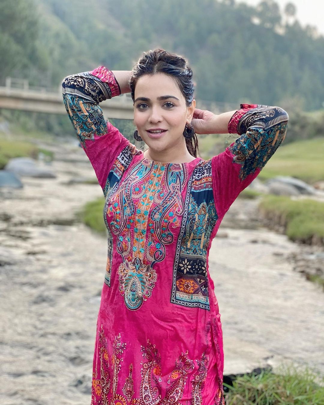 Humaima Malick Beautiful Pictures on a Sunny Day