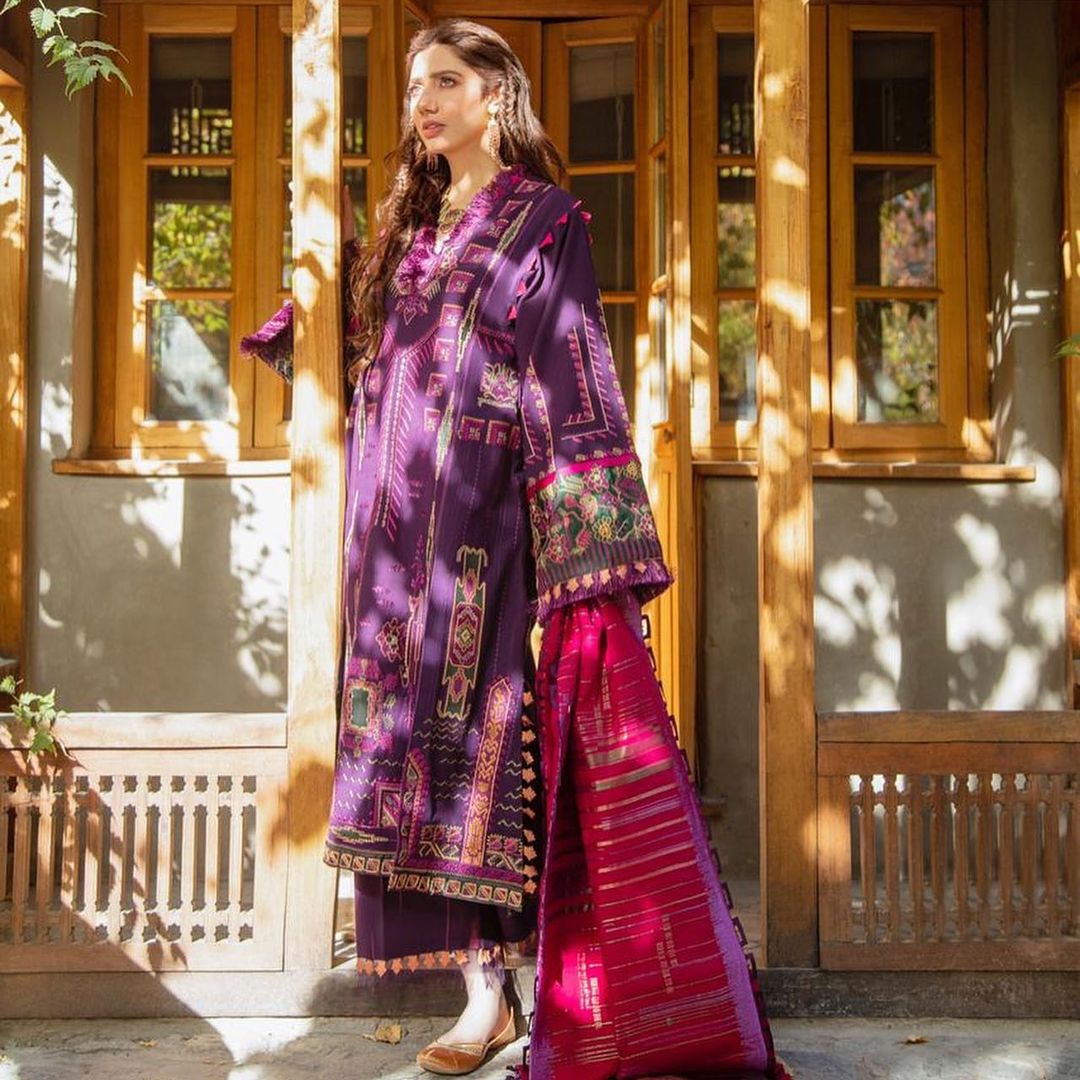 Mahira Khan Beautiful Clicks from Cold Desert Skardu