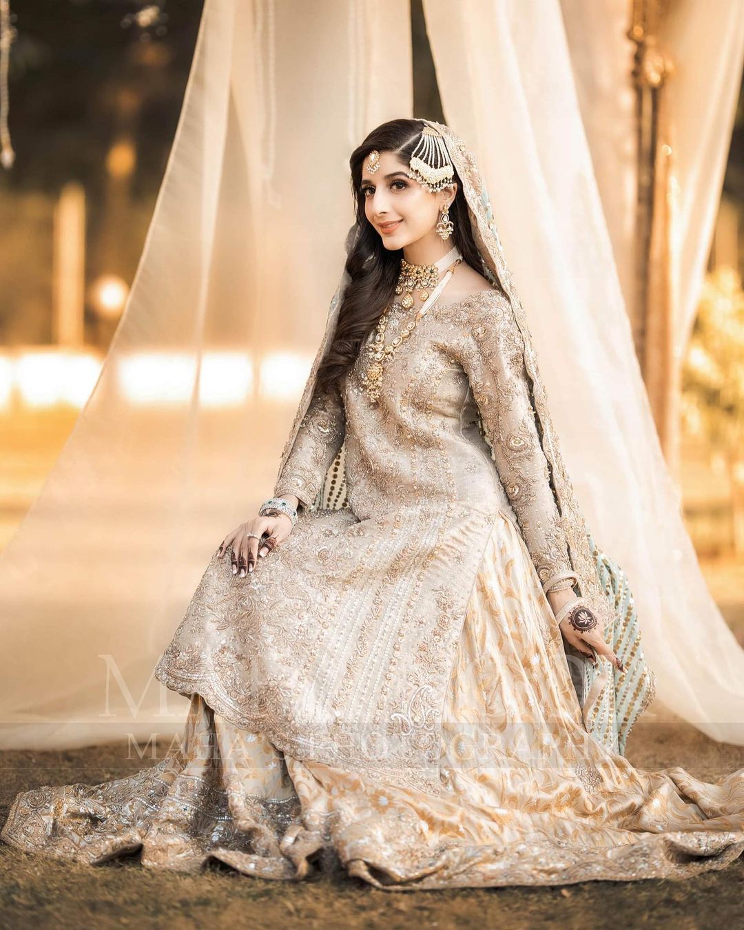 Mawra Hocane Looks Royal in her Latest Bridal Makeup Shoot