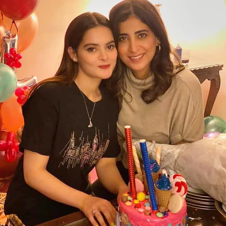 Minal Khan Birthday Pictures with Family and Friends