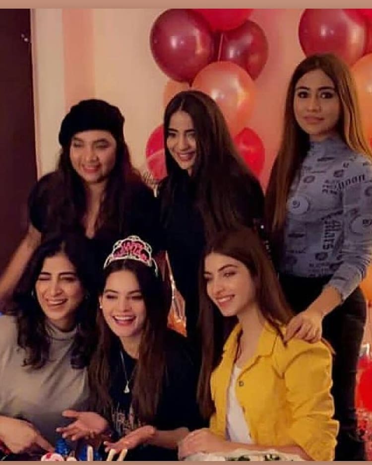 Minal Khan Birthday Pictures with Family and Friends