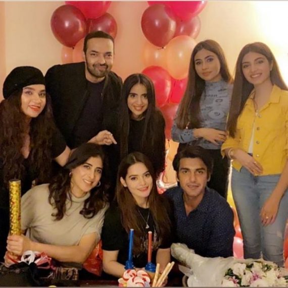 Minal Khan Birthday Pictures with Family and Friends | Reviewit.pk