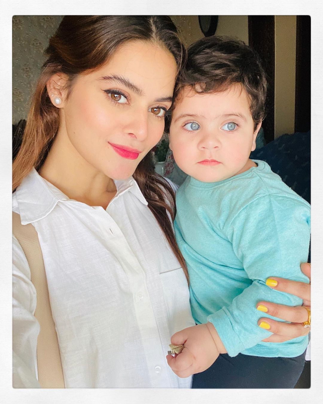 Minal Khan with her Family - Latest Pictures