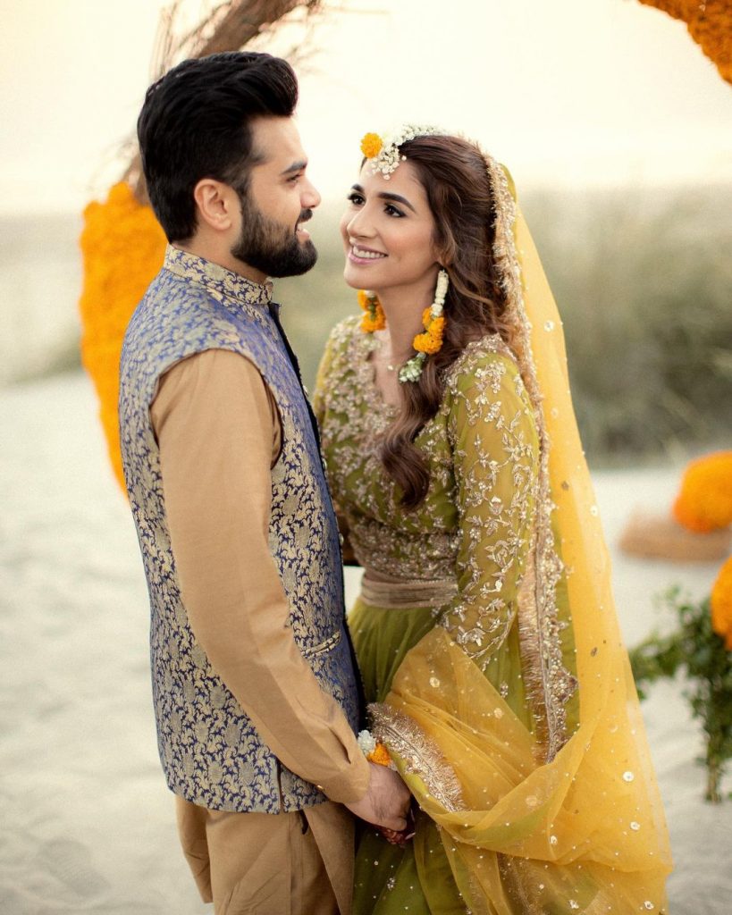 Mehndi hotsell couple dress