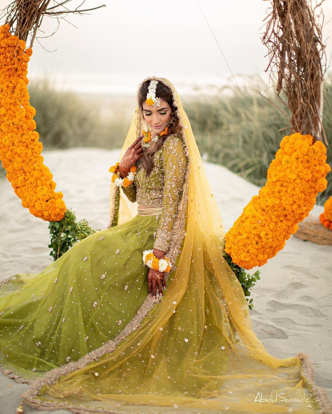 Rabab Hashim Mehndi Photo Shoot