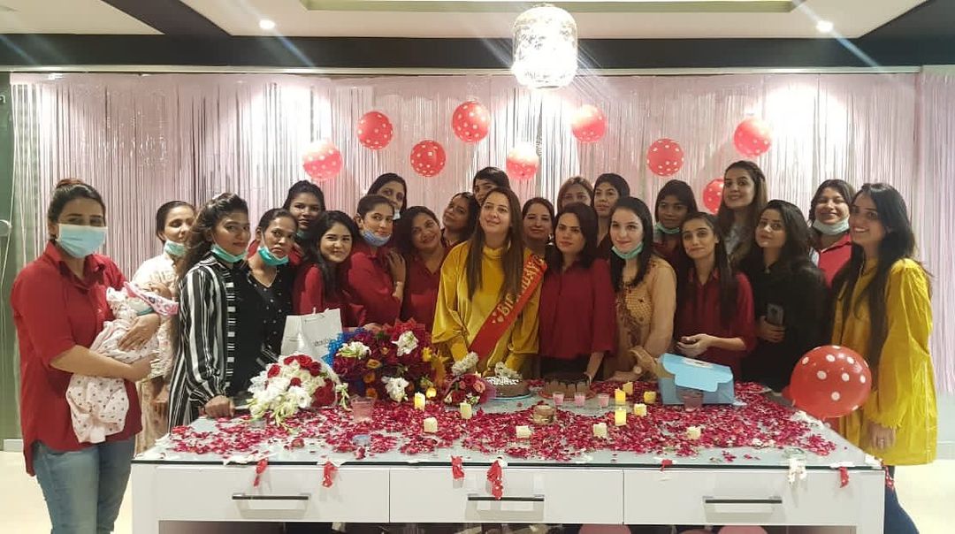 Anchor Rabia Anum Birthday Pictures