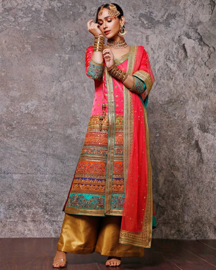 Rizwan Beyg Presents Shahnamah Collection Featuring Faryal Mehmood 23