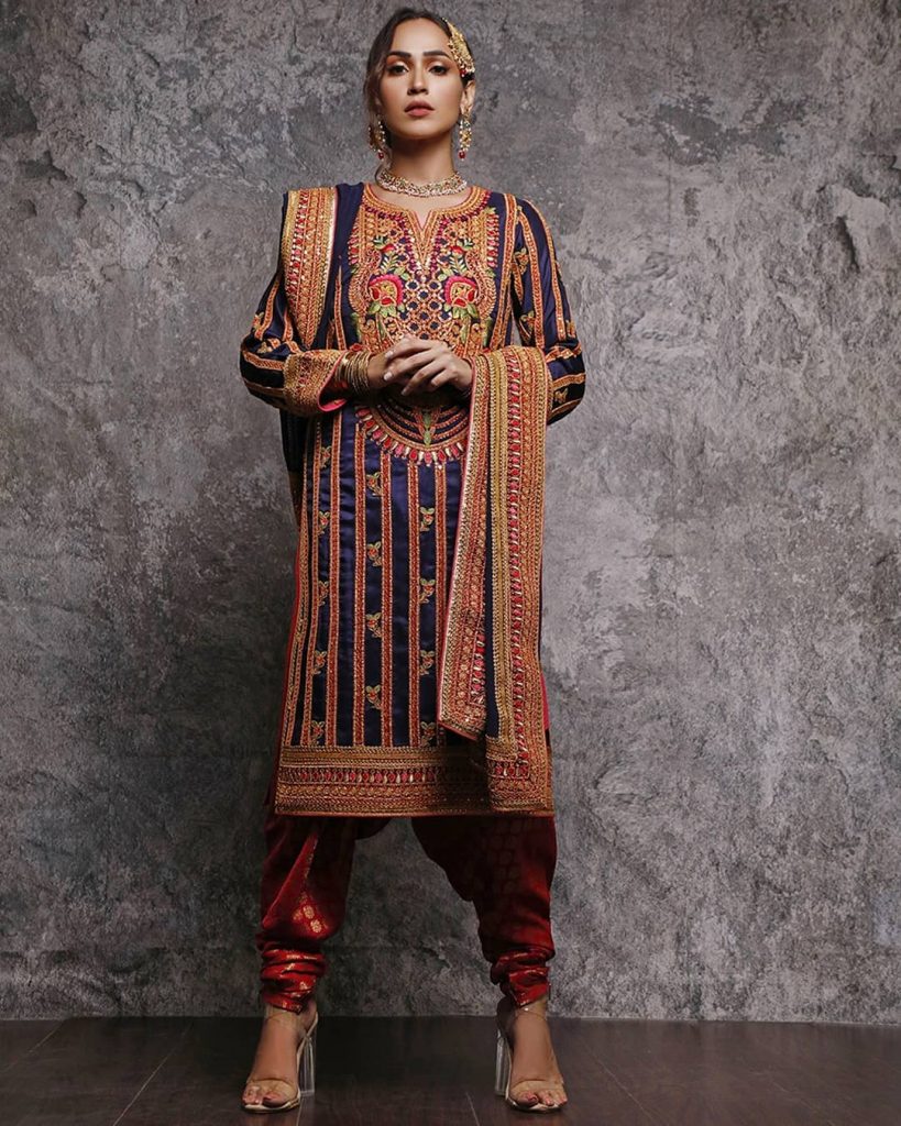 Rizwan Beyg Presents Shahnamah Collection Featuring Faryal Mehmood 24