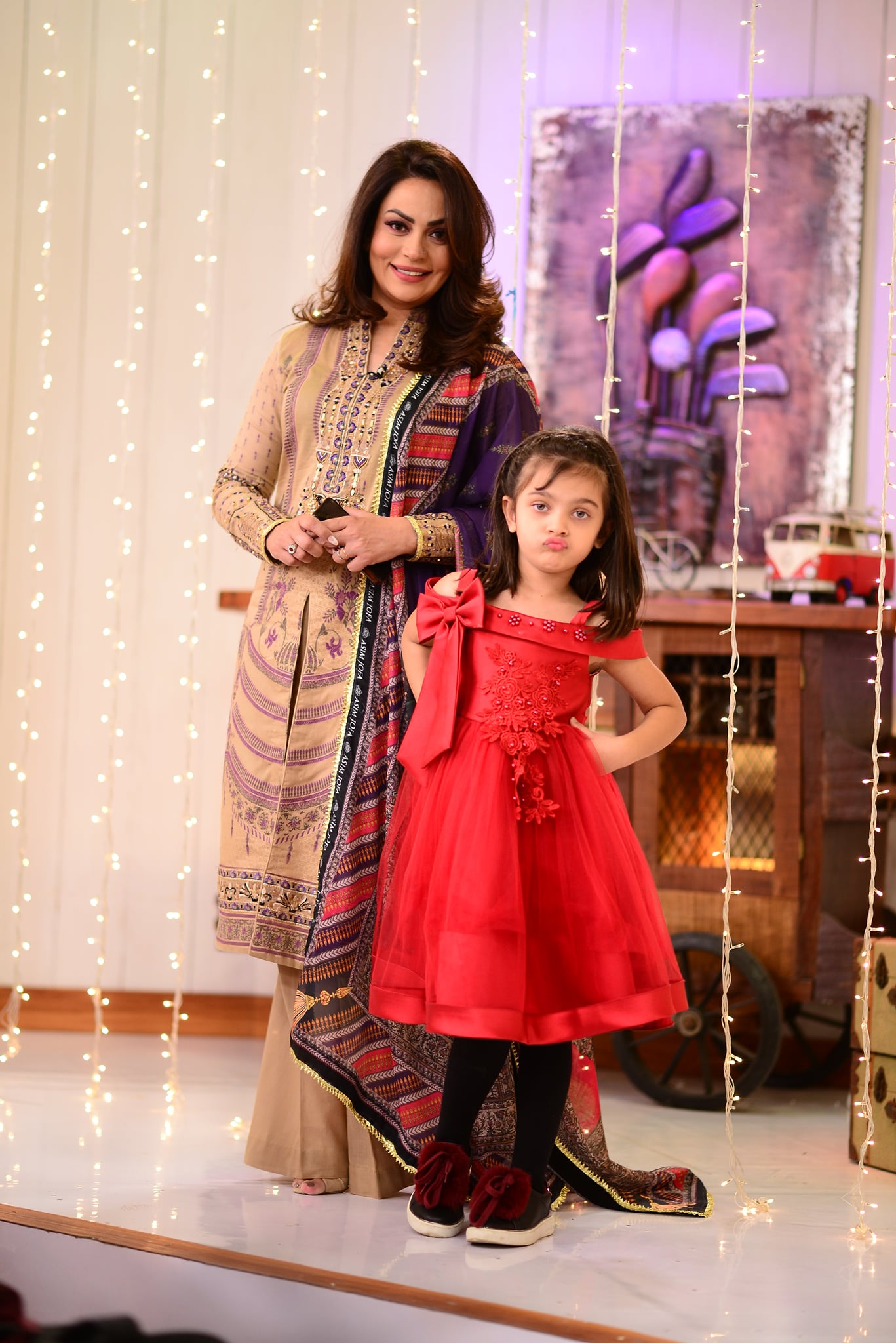 Sadia Imam With her Daughter in Good Morning Pakistan