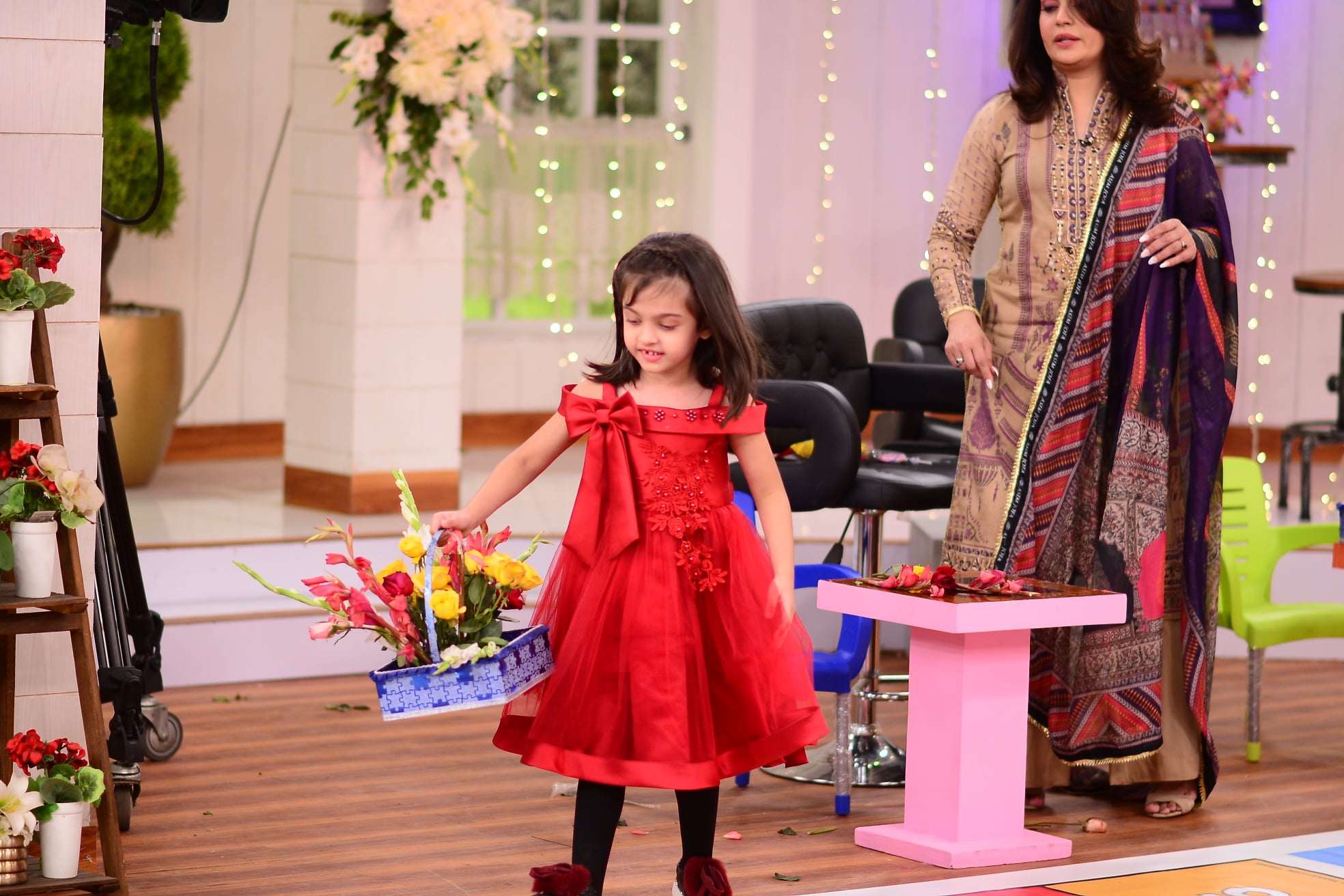 Sadia Imam With her Daughter in Good Morning Pakistan