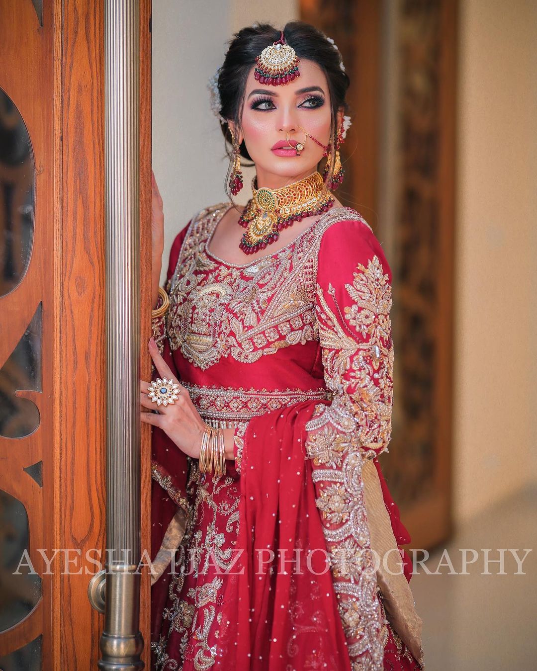 Actress Sadia Khan Beautiful Bridal Shoot For La Fiore Reviewitpk 