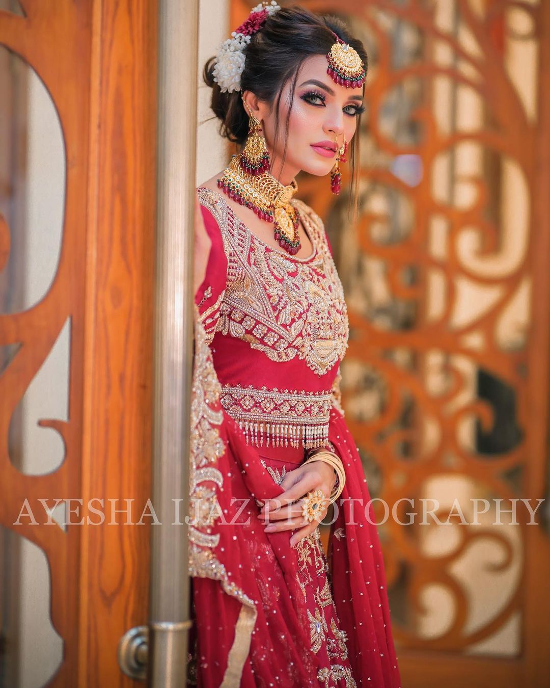 Actress Sadia Khan Beautiful Bridal Shoot for La Fiore