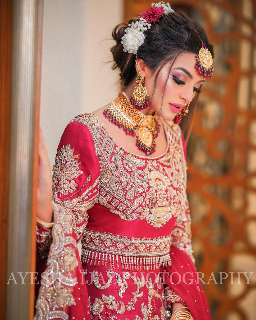 Actress Sadia Khan Beautiful Bridal Shoot for La Fiore