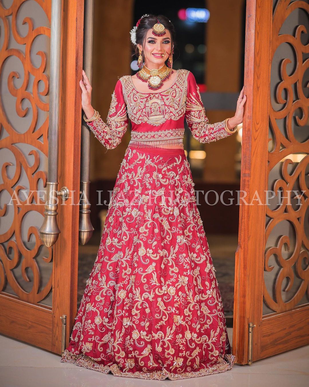 Actress Sadia Khan Beautiful Bridal Shoot for La Fiore