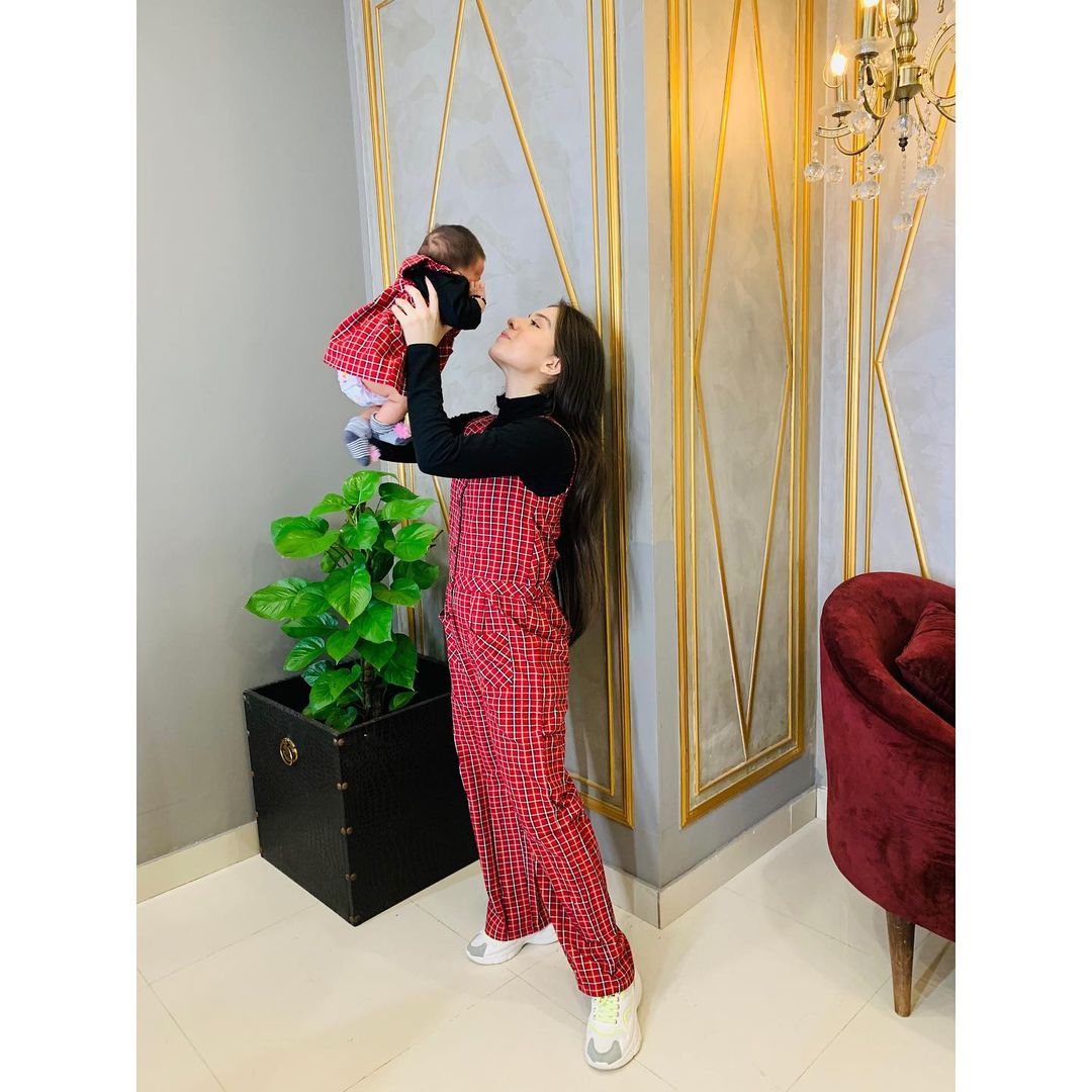 Sarah Razi with her Baby Girl - Adorable Pictures