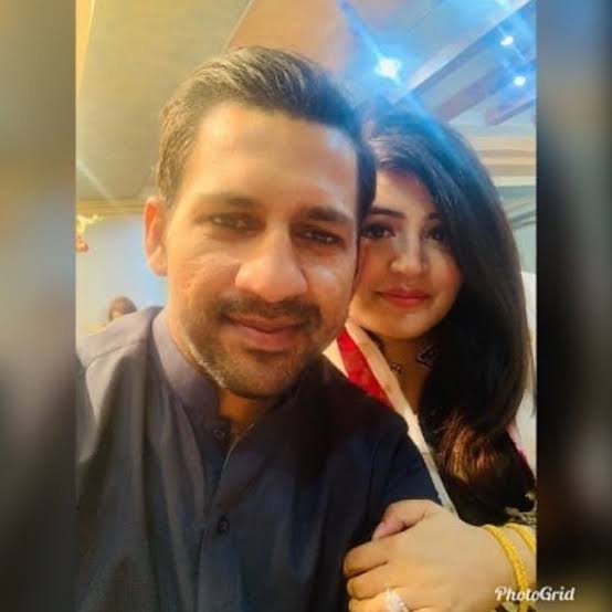 Sarfaraz Ahmed Wife | 10 Beautiful Pictures