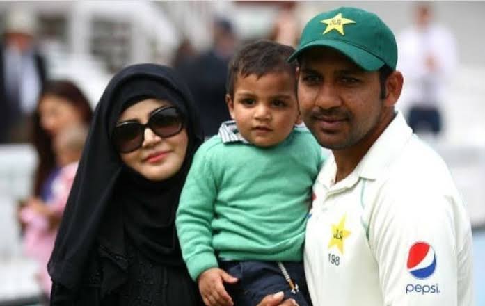 Sarfaraz Ahmed Wife | 10 Beautiful Pictures