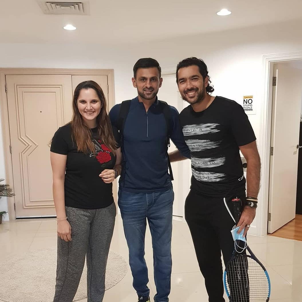 Shoaib Malik and Sania Mirza with Friends in Dubai