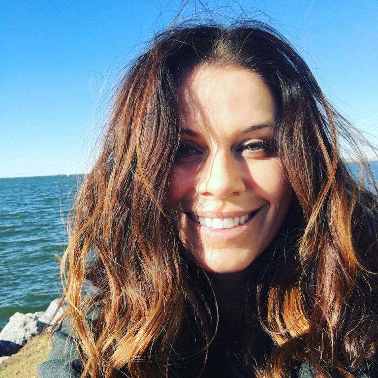 Two And A Half Men Cast In Real Life | Reviewit.pk