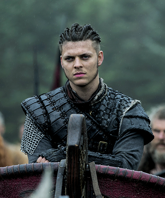 Vikings Actors'' In Real Life (15 pics)