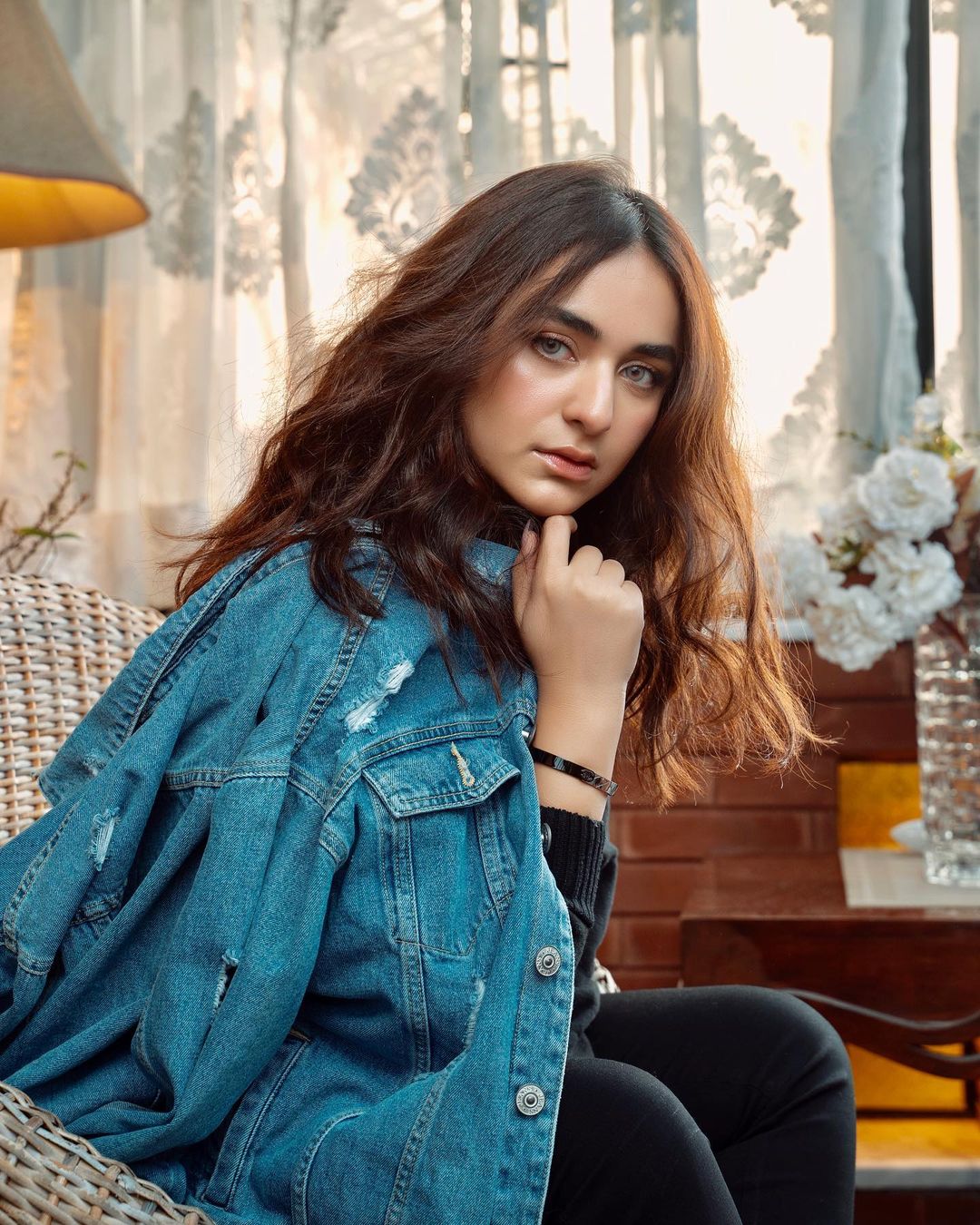 Yumna Zaidi is Looking Gorgeous in Her Latest Shoot