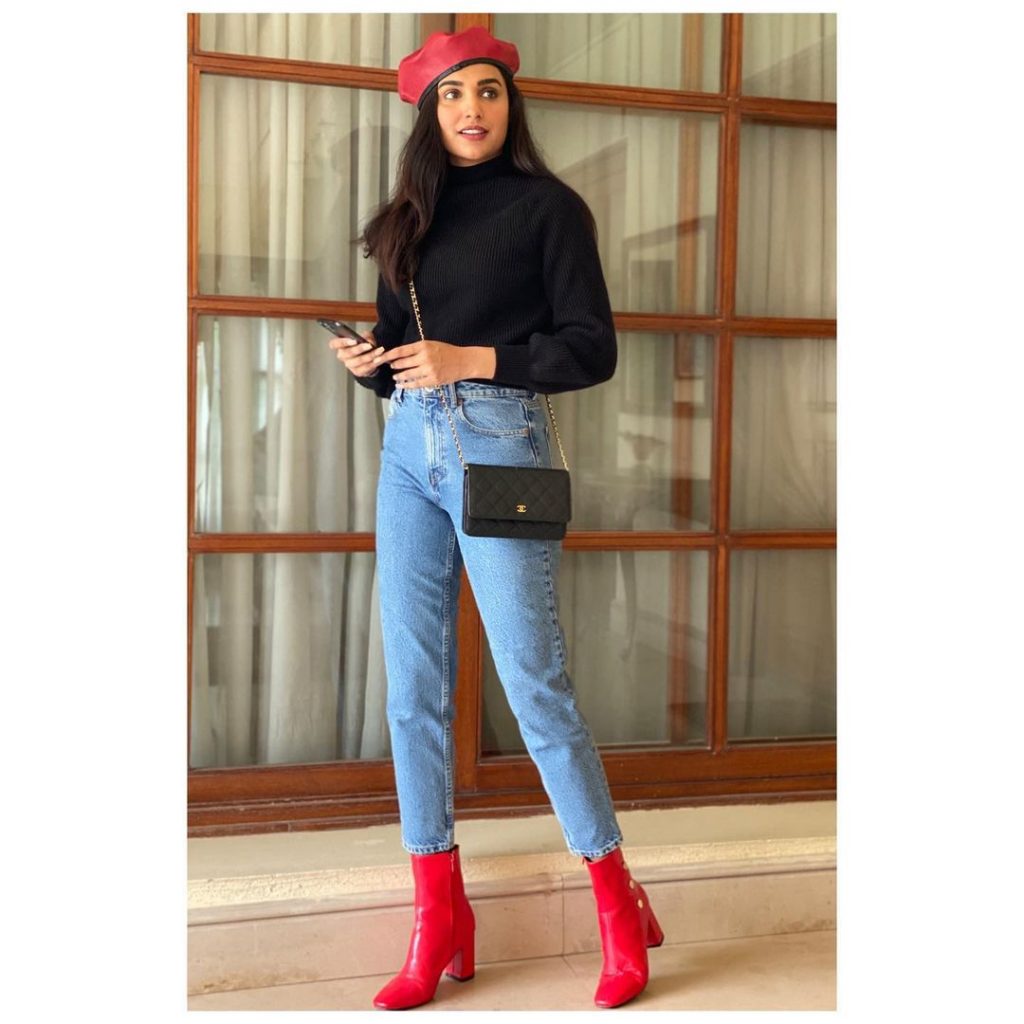 Best Winter Outfits of Amna Ilyas