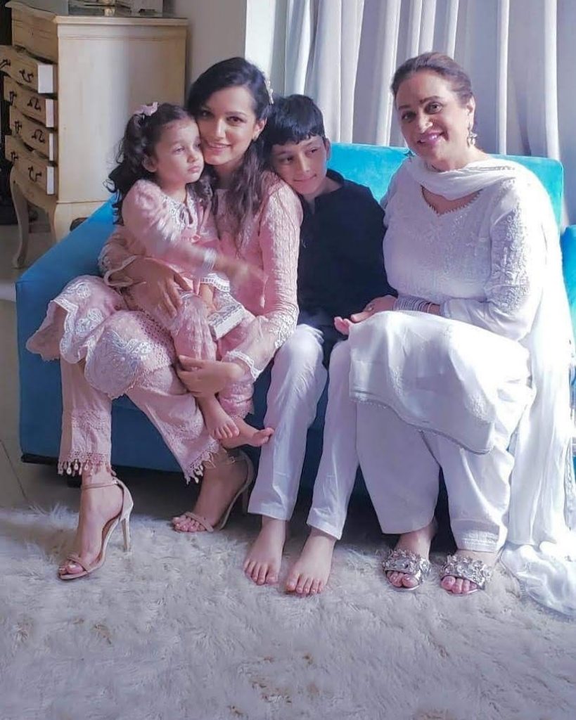 Memorable Pictures Of Bushra Ansari With Her Grandchildren