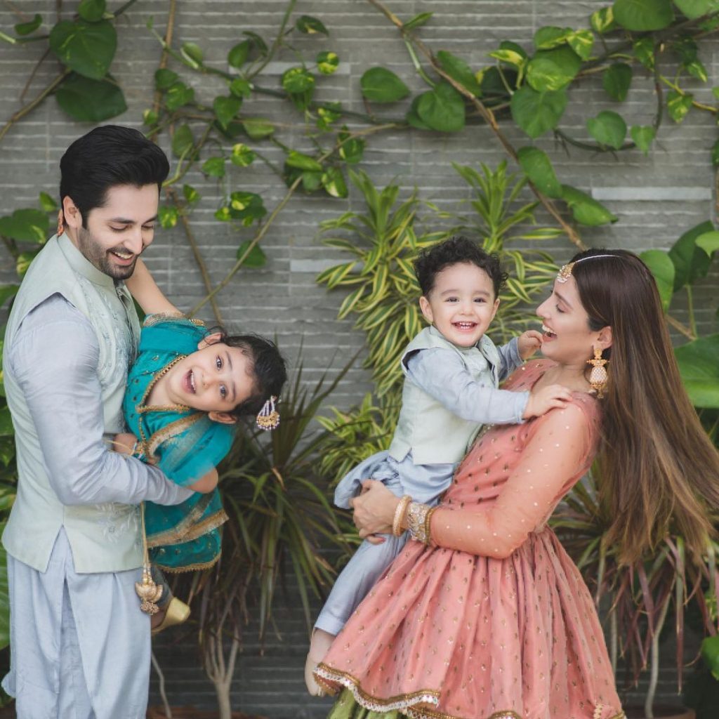 Best Family Picture Poses to Learn From Ayeza Khan and Danish Taimoor