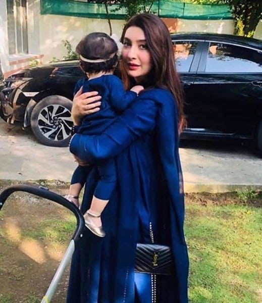 Lovely Photos of Ayesha Uqbah Khan With Her Family