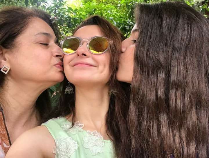 Hania Amir Family - 10 Beautiful Pictures