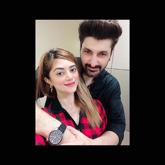 Pakistani Celebrities Who Keep Their Wives With Them