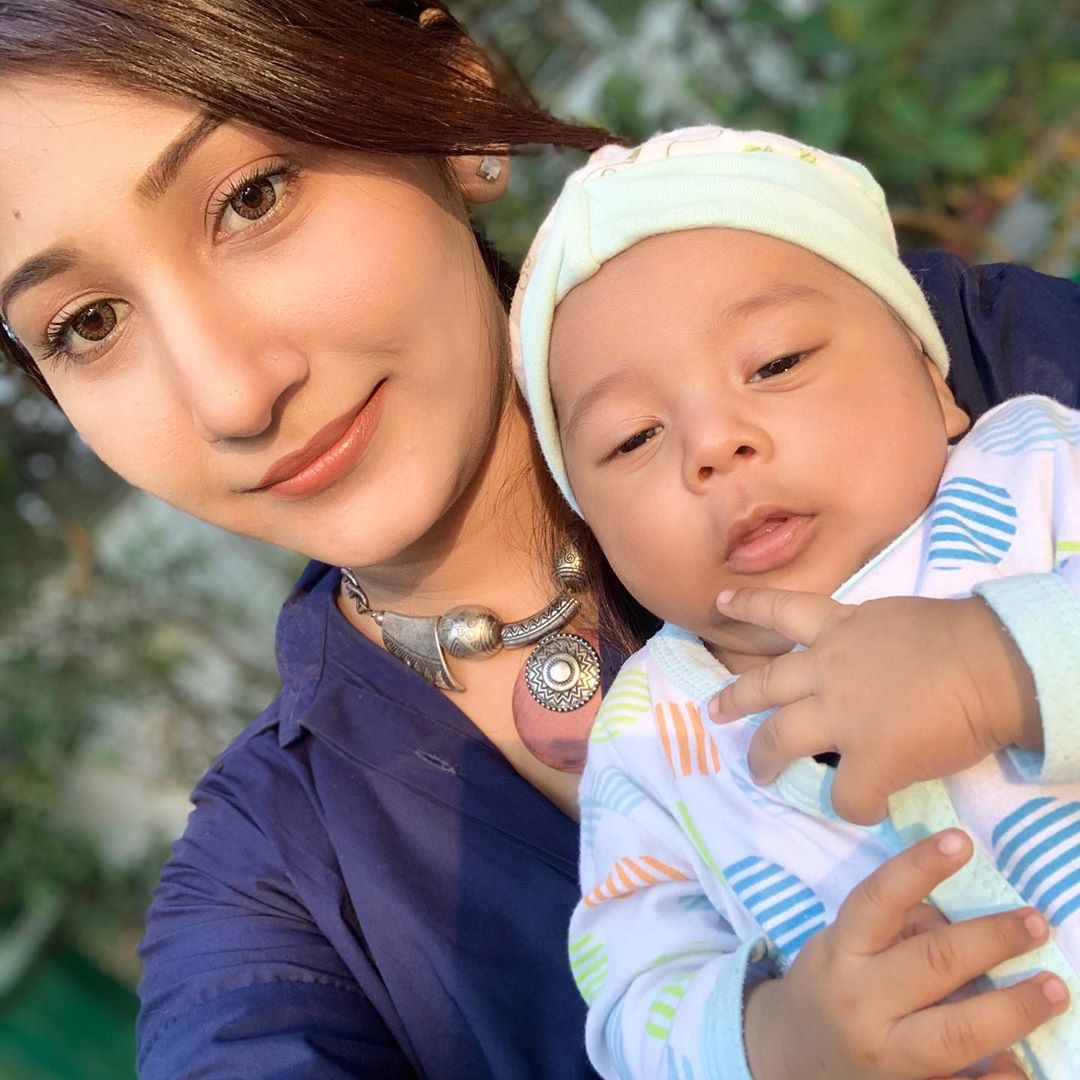 Actress Pari Hashmi Latest Photos with her Son