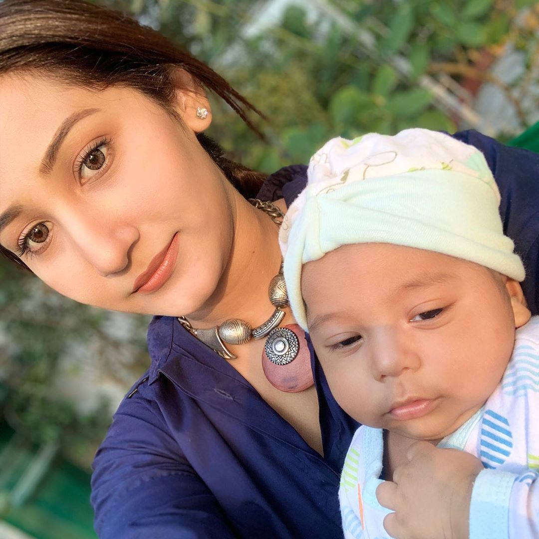 Actress Pari Hashmi Latest Photos with her Son