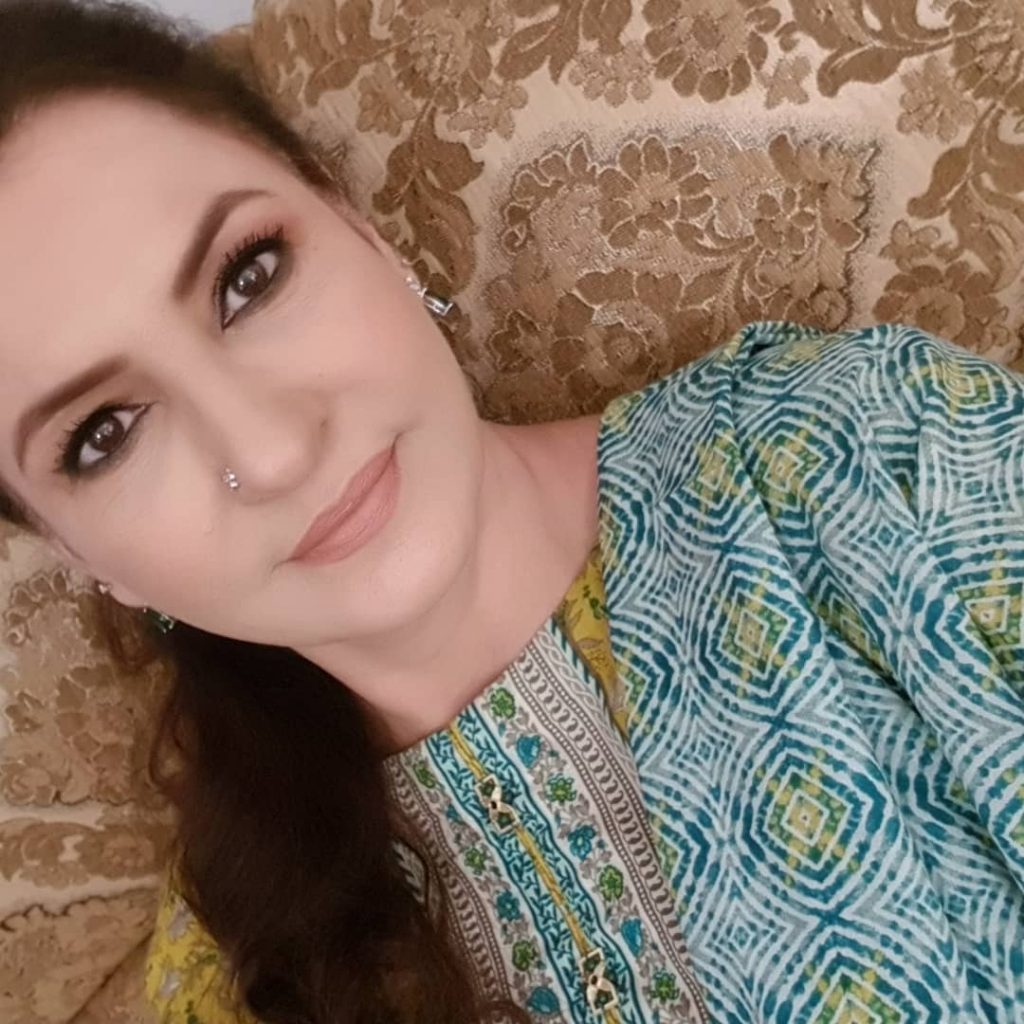 Latest Beautiful Selfies of Saba Faisal