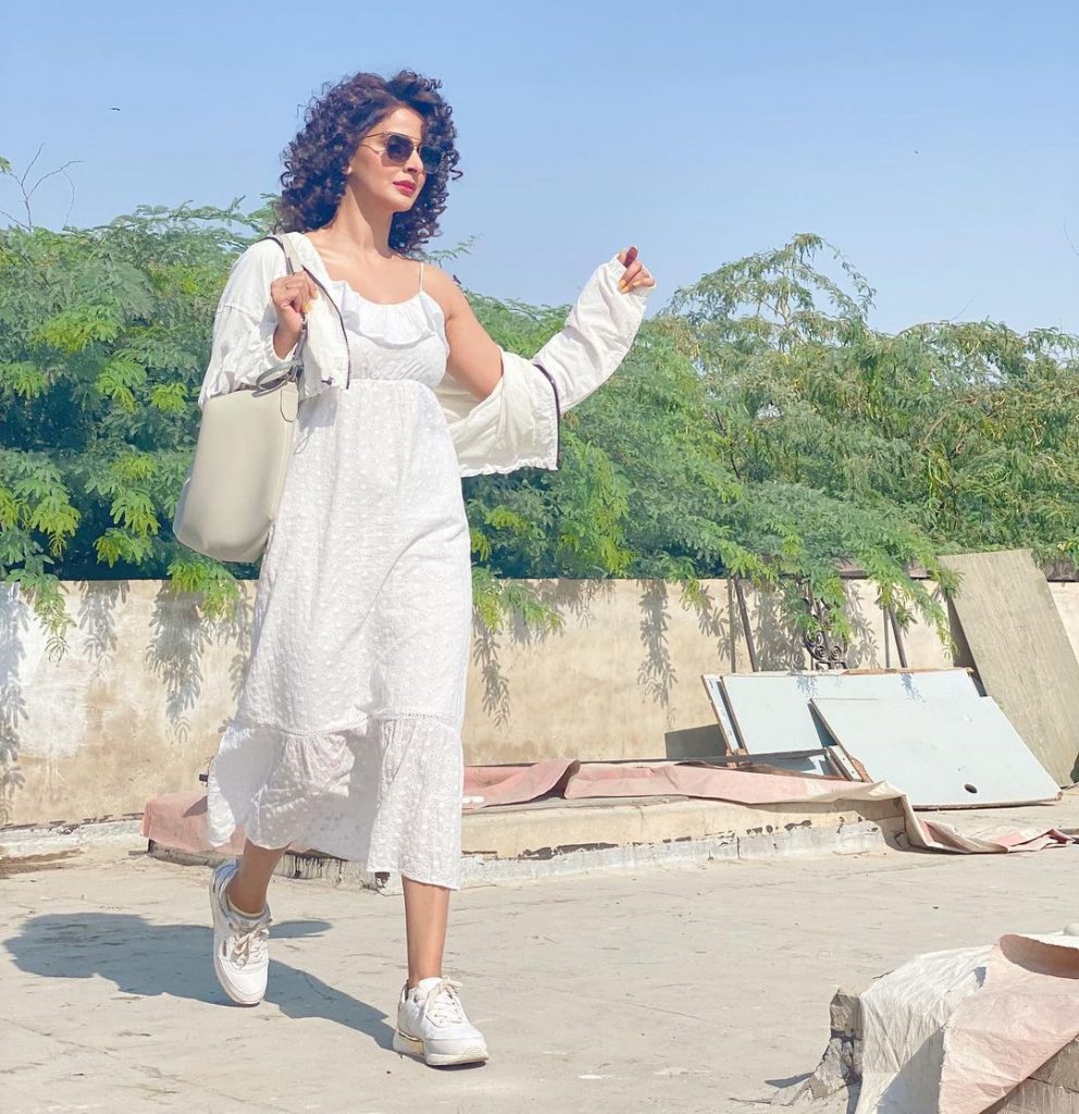 Lovely Photos of Saba Qamar With 45 Shades of White