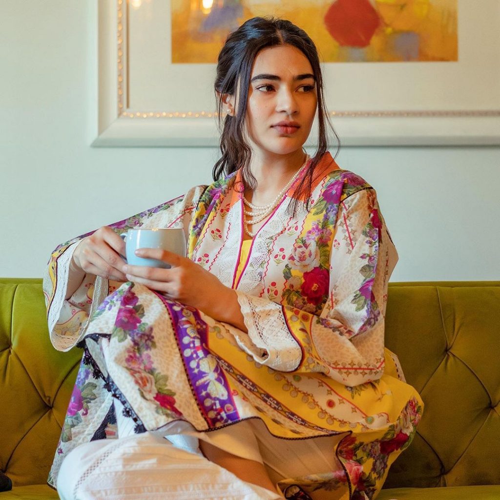 Adorable Photos Of Saheefa Jabbar Khattak In Her House