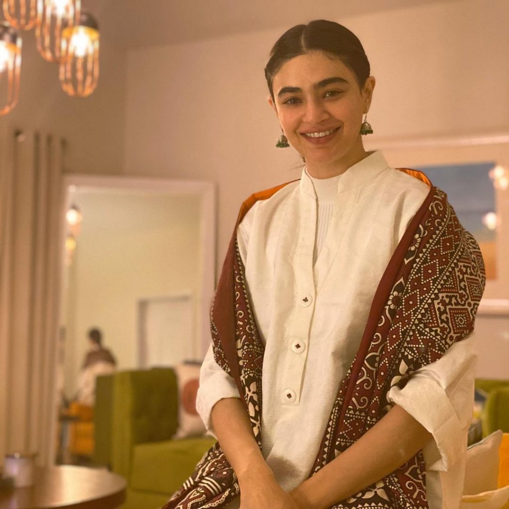 Adorable Photos Of Saheefa Jabbar Khattak In Her House