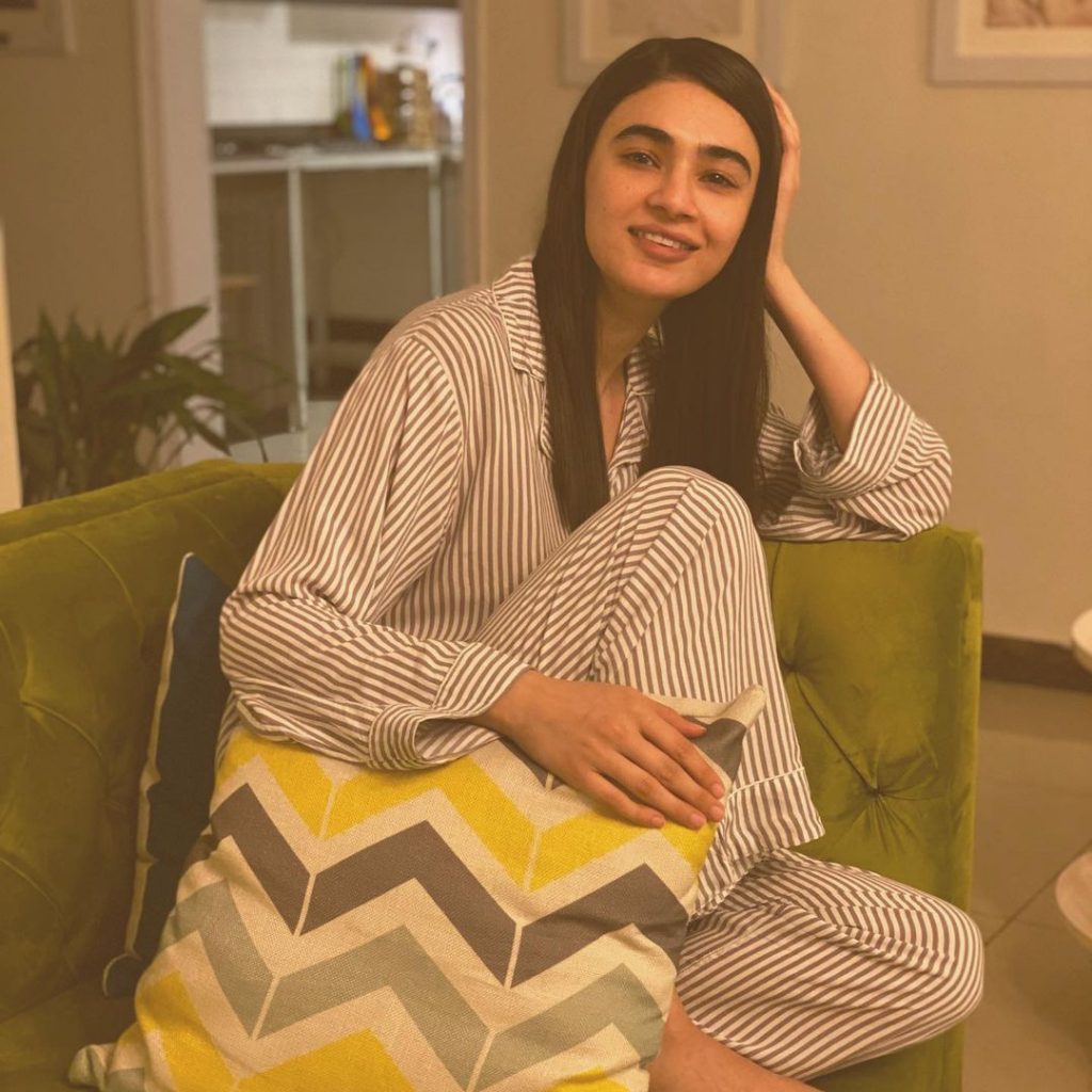 Adorable Photos Of Saheefa Jabbar Khattak In Her House