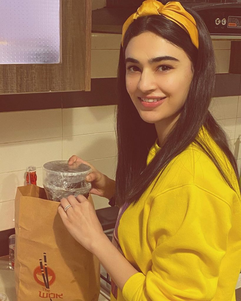 Adorable Photos Of Saheefa Jabbar Khattak In Her House