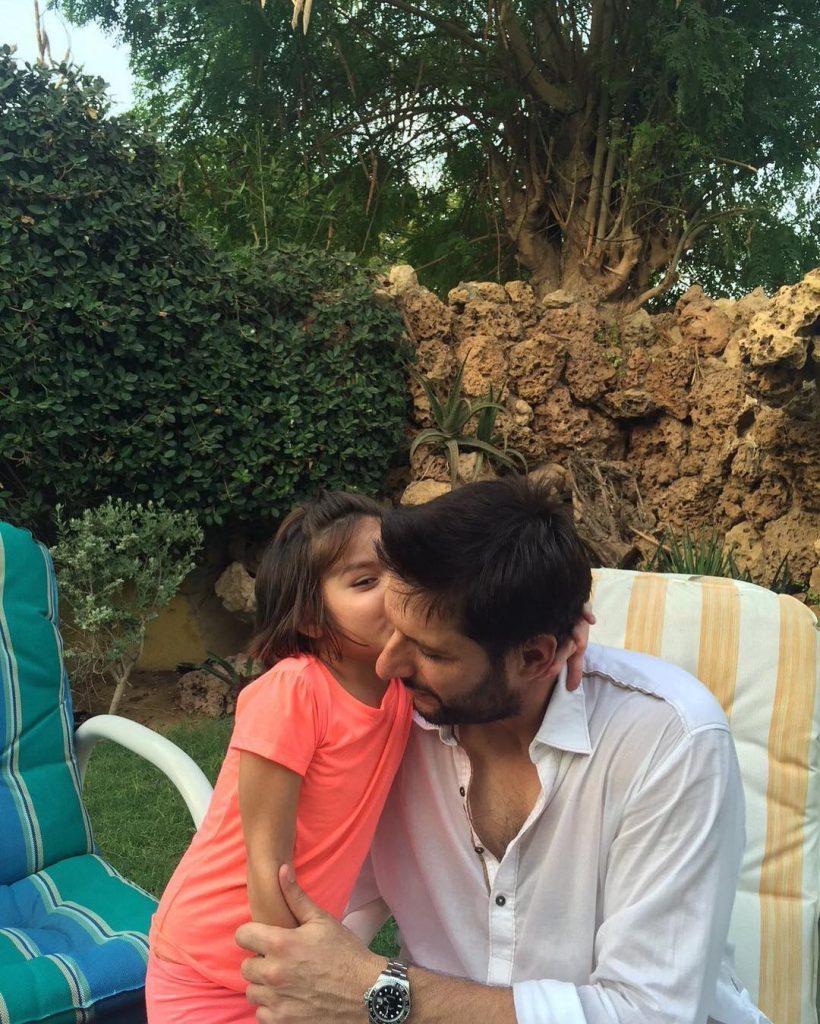 Shahid Afridi Family - 20 Lovely Pictures